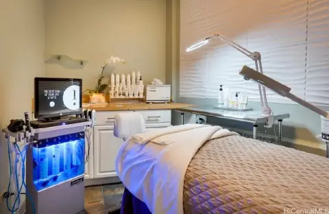 Established Spa in Honolulu