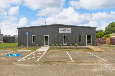 Industrial Flex Space with Secure Yard