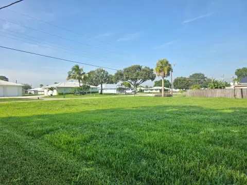Okeechobee Vacant Land with Access