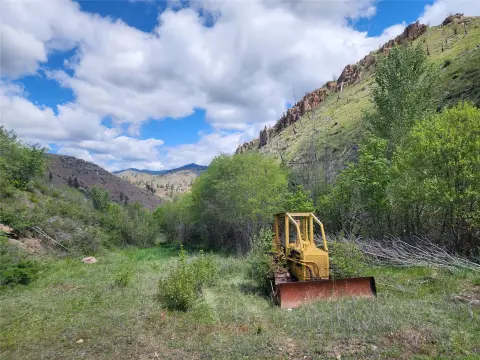 Scenic Land in Bitterroot Valley