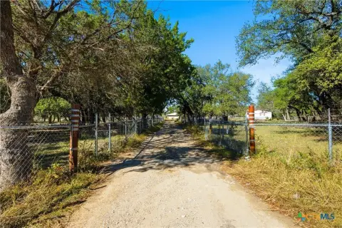 Gated Lake-Belton Acreage with Homes