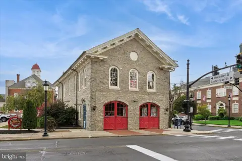 Historic Bristol Borough Commercial Property