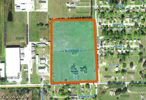 Commercial/Industrial Land in Lake Wales