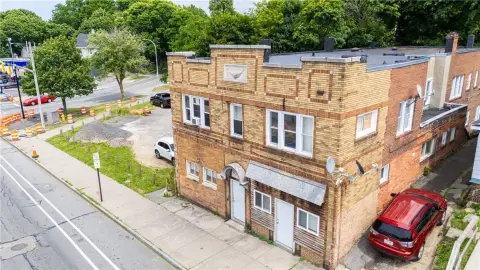 10-Unit Apartment Building