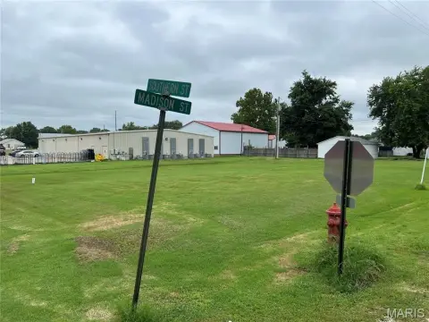 Residential Lot in Gillespie, IL