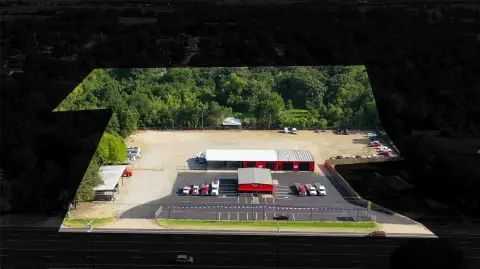Automotive Service Property with Storage