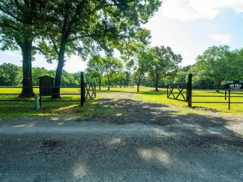 Unrestricted Acreage with Mountain Views