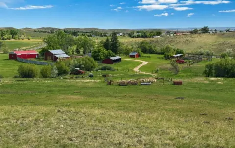 Creekside Ranch with Working Improvements