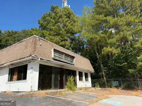 Drive-Through Storefront Building