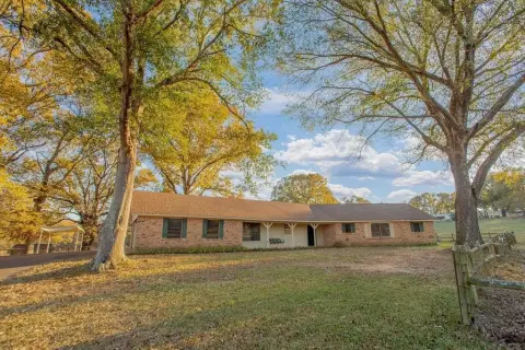 Tyler Ranch with Acreage and Shop