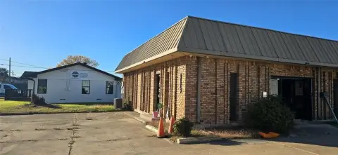 Arlington Industrial Building For Lease