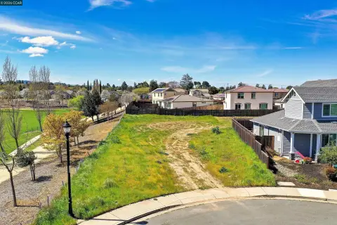 Residential Vacant Lot Near Park