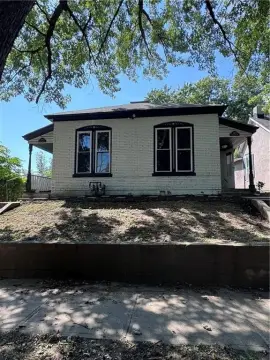 Updated Duplex with Fenced Yard