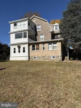 Lansdowne Triplex with Dental Practice