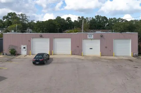Flex Space with Warehouse Doors