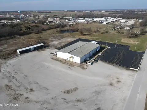 Versatile Commercial Facility on 13.3 Acres