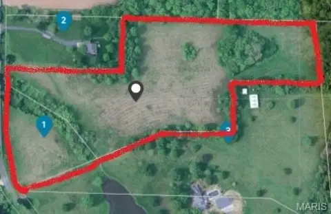 Edwardsville Acreage: Versatile Land Parcel