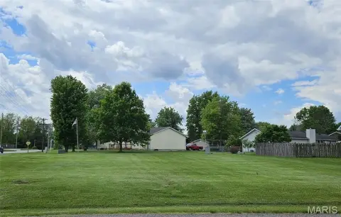 Corner Lot in Lake Community