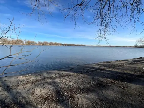 Residential Land Near Cottonwood Lake