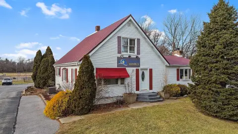 Spacious Office Building in DeMotte