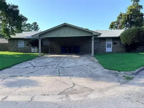 Midtown Duplex With Two 2-Bed Units