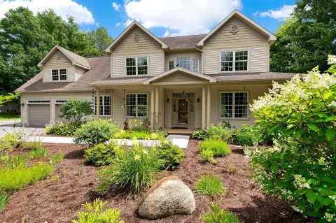 Updated Lakefront Duplex