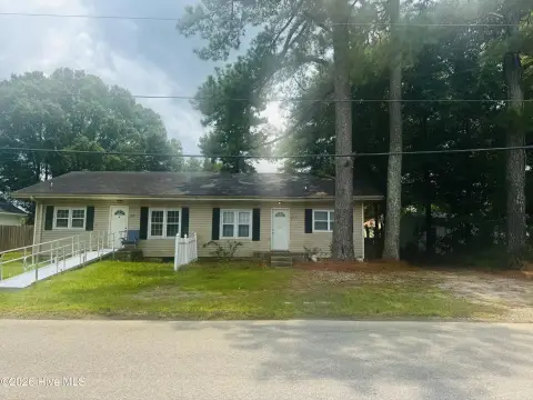 Income Duplex with Tenant Unit