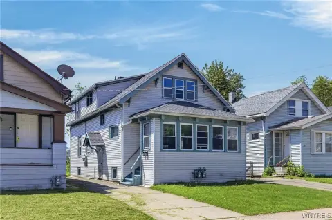Renovated Multifamily House Near UB