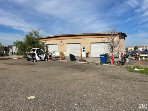 Fenced Live-Work Space