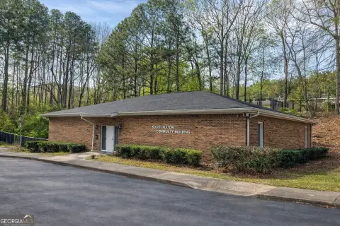 Union City Commercial Space Available