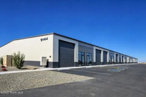 Flex Space with Grade-Level Door