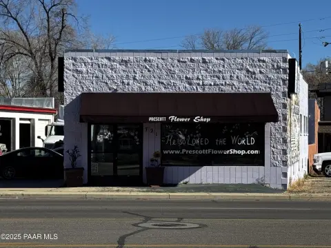 Retail Storefront with Dedicated Parking