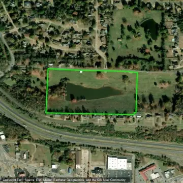 Land with Lake in Conway