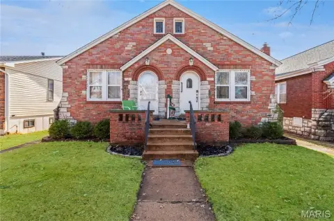 Updated Duplex with Modern Amenities