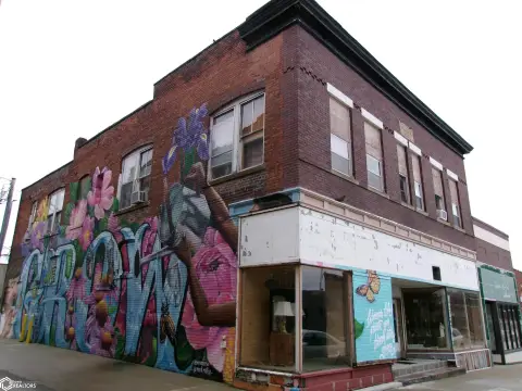 Mixed-Use Retail and Apartments