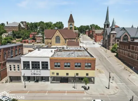 Three-Story Entertainment & Restaurant Building