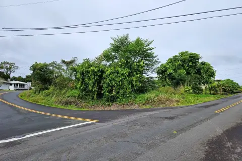 Hilo Land in Kaumana Lani
