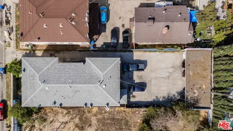6-Unit Apartment Building