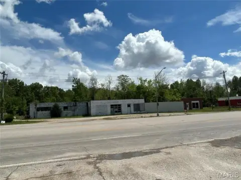 Poplar Bluff Commercial Building For Sale