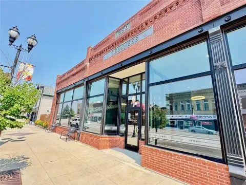 Renovated Commercial Space in Barnesville