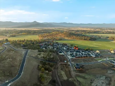 Eagle Point Estate View Lot