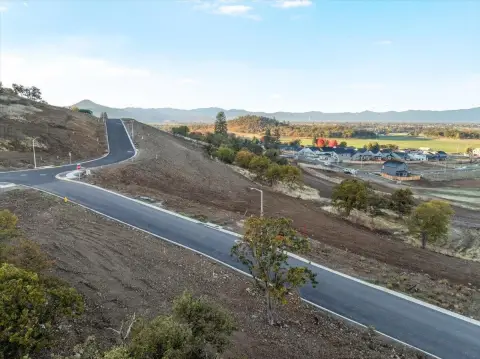 Eagle Point Estate View Lot