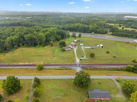 Unrestricted Pasture and Barn Acreage