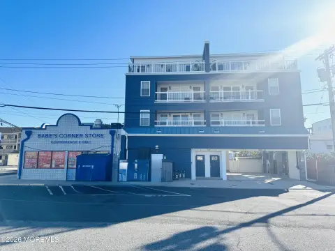 Mixed-Use Property with Deli