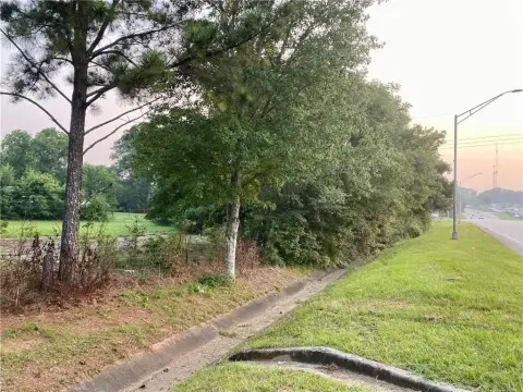 Prime Corner Lot in LaGrange