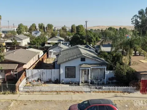 Triplex with Garage