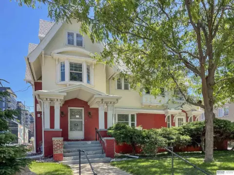 Historic 6-Plex Near Blackstone