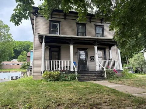 Up-and-Down Duplex with Bonus Room