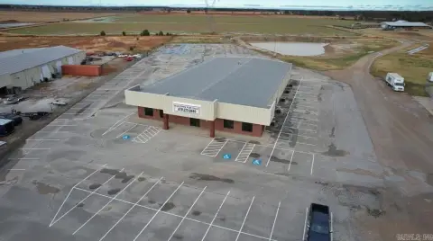 Jonesboro Office Building on Acreage