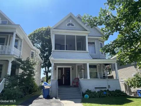 Two-Unit Duplex with Expansion Space